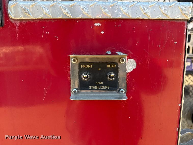 image for item EG7988 2002 Pierce ladder fire truck