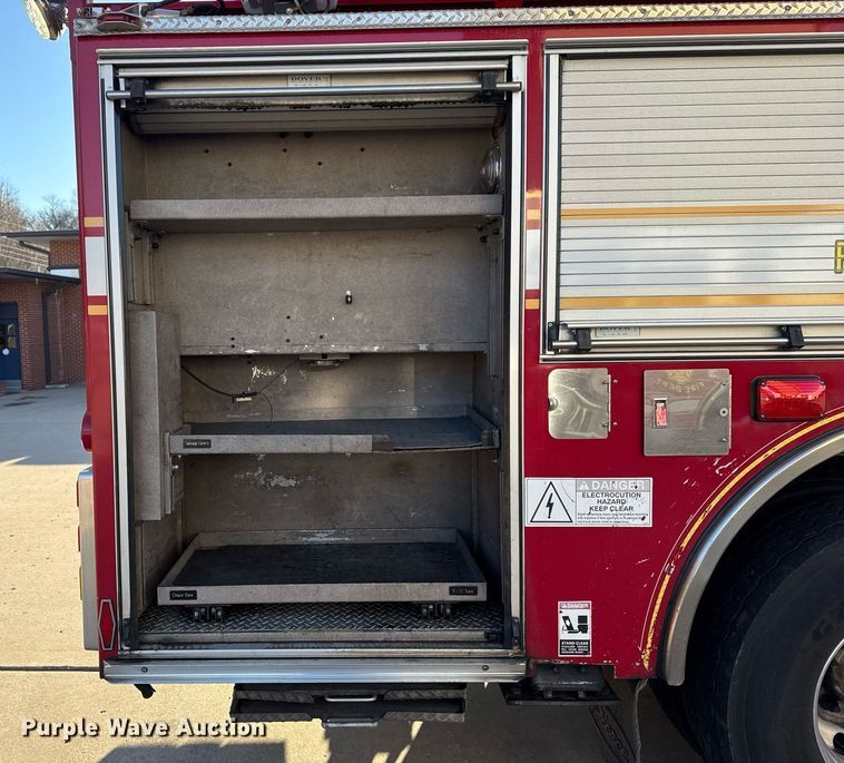 image for item EG7988 2002 Pierce ladder fire truck