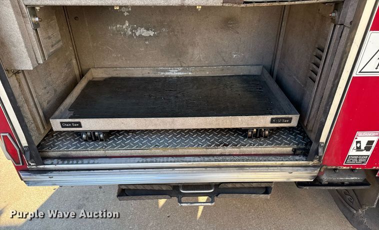 image for item EG7988 2002 Pierce ladder fire truck