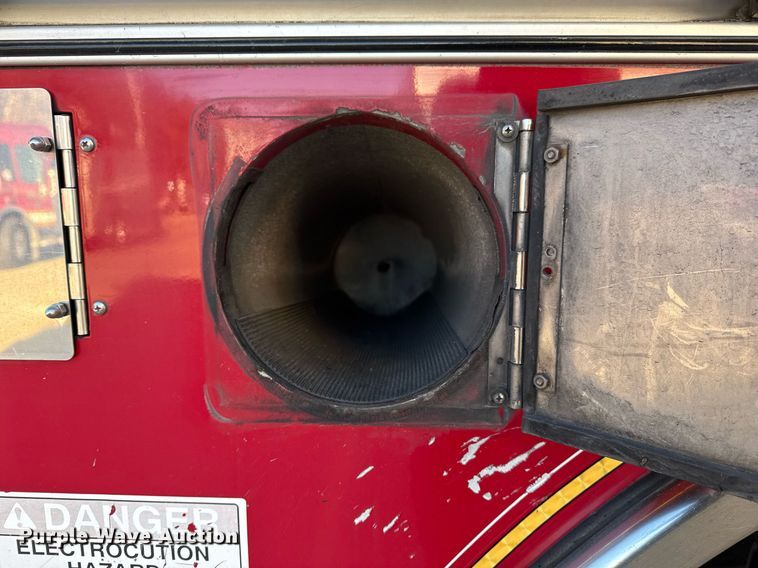 image for item EG7988 2002 Pierce ladder fire truck