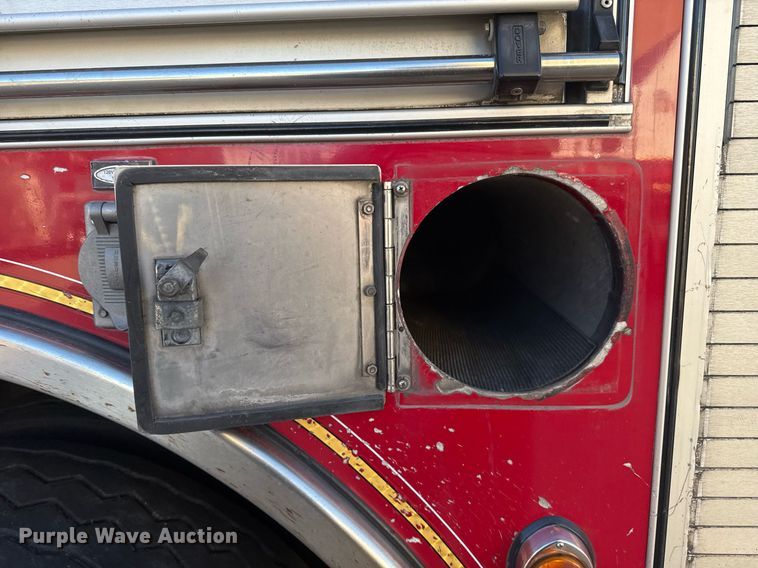 image for item EG7988 2002 Pierce ladder fire truck