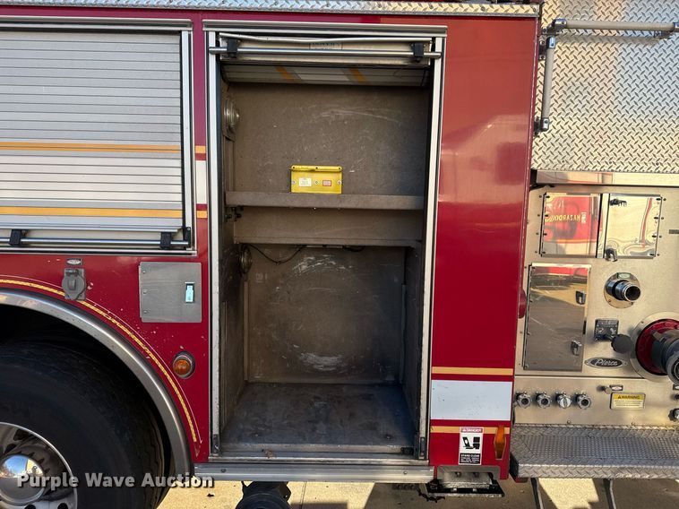 image for item EG7988 2002 Pierce ladder fire truck