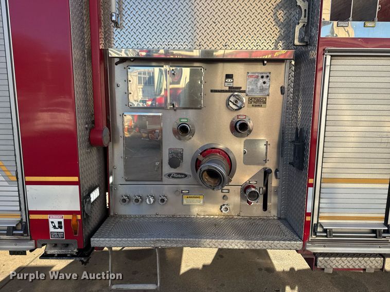 image for item EG7988 2002 Pierce ladder fire truck