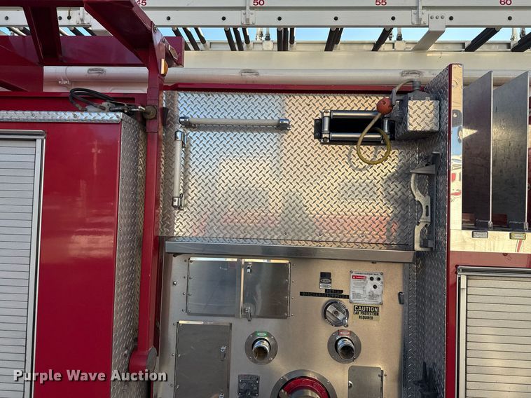 image for item EG7988 2002 Pierce ladder fire truck