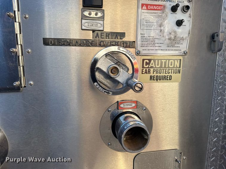 image for item EG7988 2002 Pierce ladder fire truck