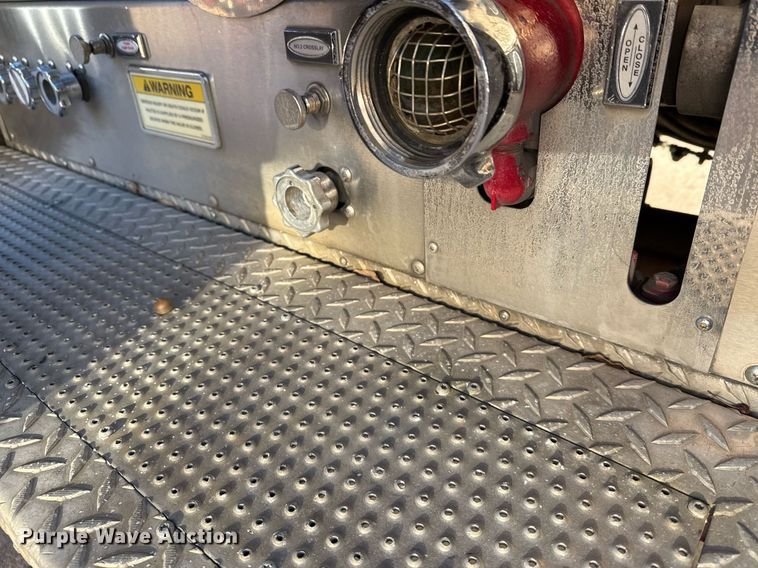 image for item EG7988 2002 Pierce ladder fire truck