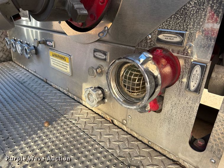 image for item EG7988 2002 Pierce ladder fire truck