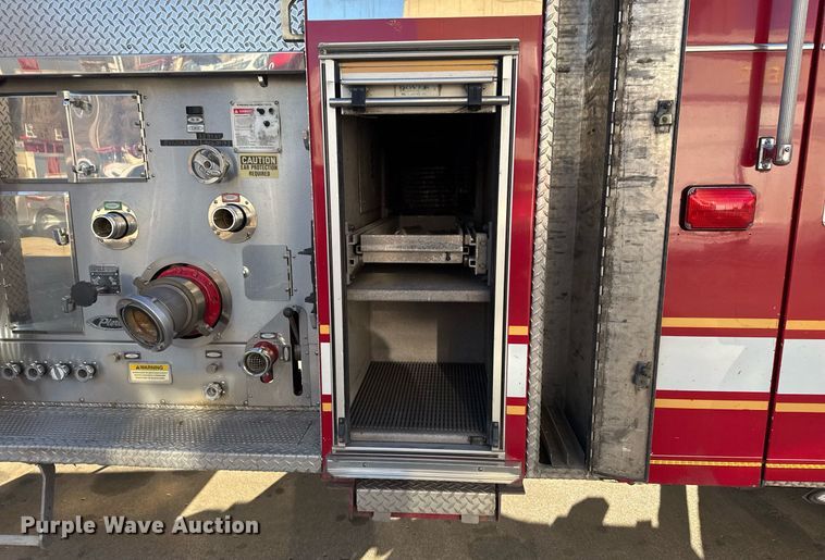 image for item EG7988 2002 Pierce ladder fire truck