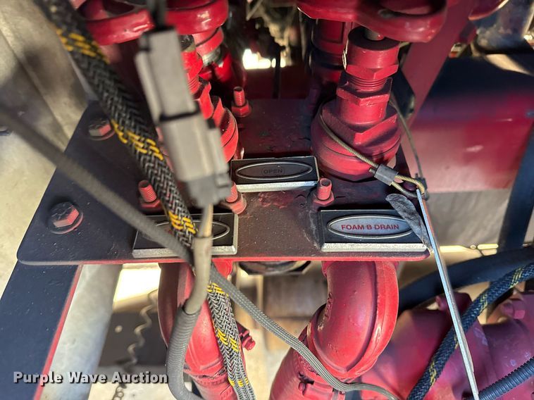 image for item EG7988 2002 Pierce ladder fire truck