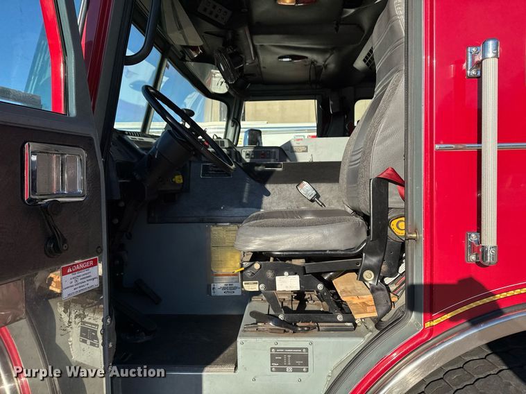 image for item EG7988 2002 Pierce ladder fire truck