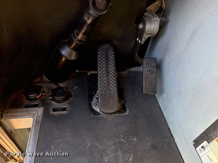 image for item EG7988 2002 Pierce ladder fire truck