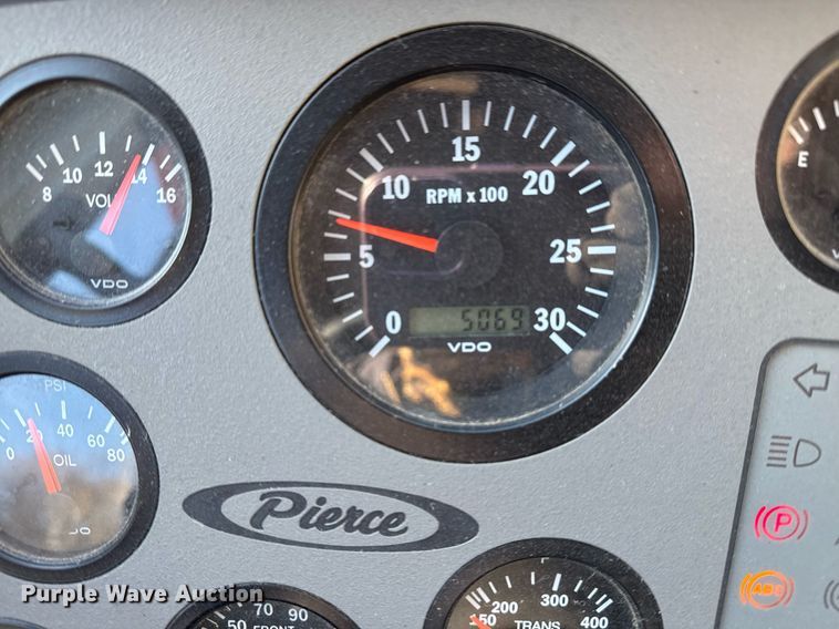 image for item EG7988 2002 Pierce ladder fire truck