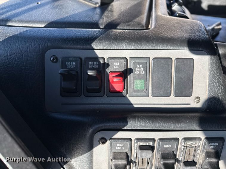 image for item EG7988 2002 Pierce ladder fire truck