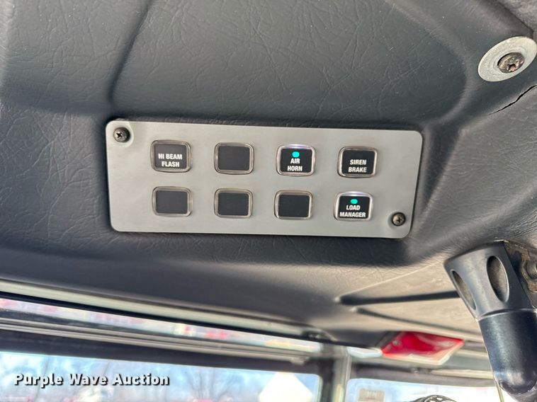 image for item EG7988 2002 Pierce ladder fire truck