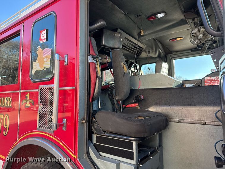 image for item EG7988 2002 Pierce ladder fire truck