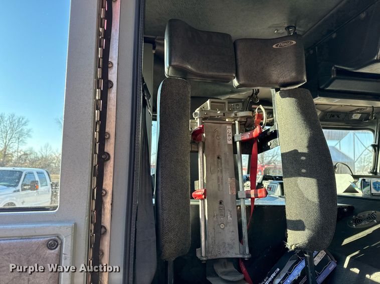 image for item EG7988 2002 Pierce ladder fire truck