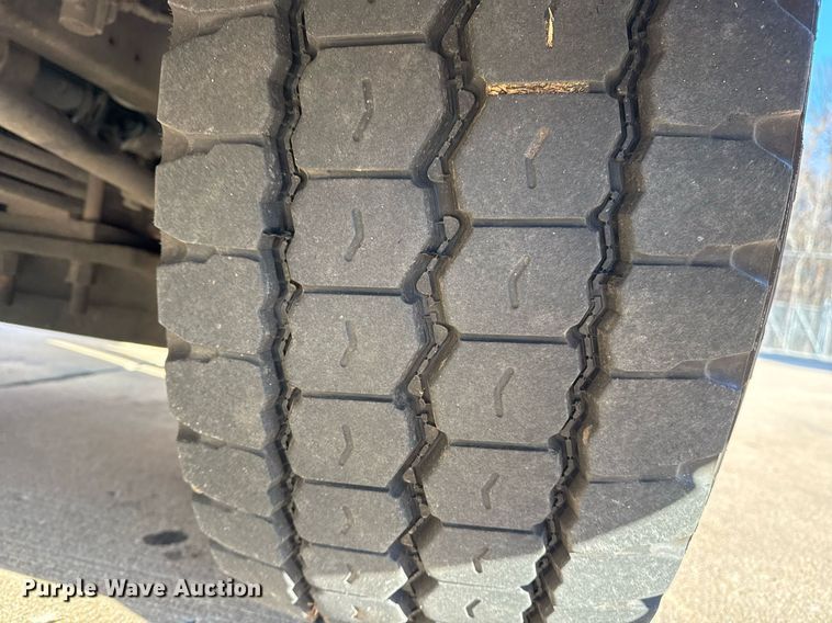 image for item EG7988 2002 Pierce ladder fire truck