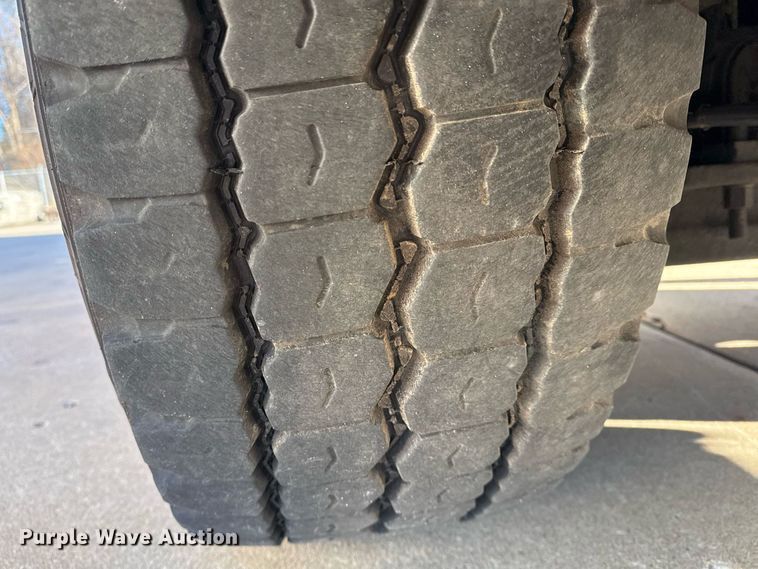 image for item EG7988 2002 Pierce ladder fire truck