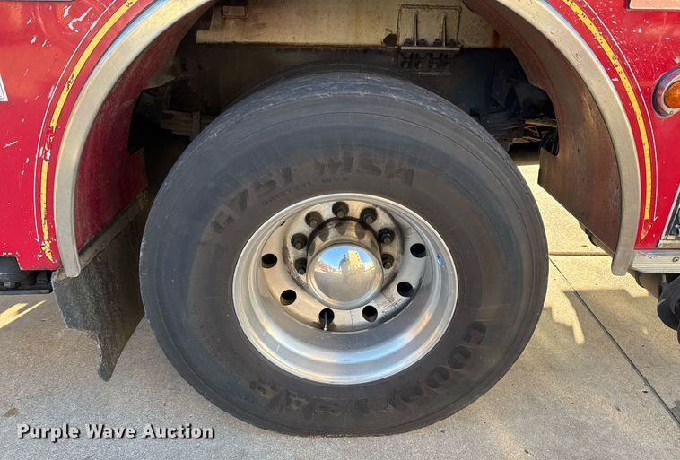 image for item EG7988 2002 Pierce ladder fire truck