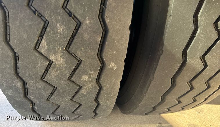 image for item EG7988 2002 Pierce ladder fire truck