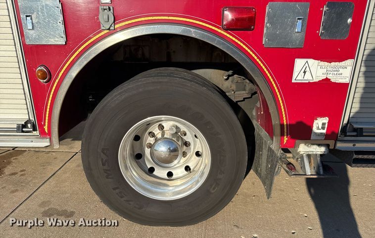 image for item EG7988 2002 Pierce ladder fire truck