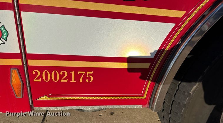 image for item EG7988 2002 Pierce ladder fire truck