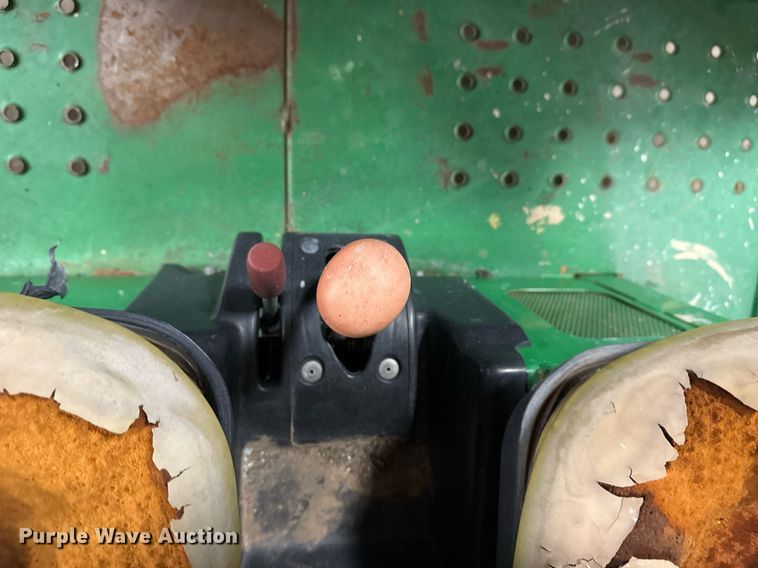 image for item EG7995 2002 John Deere Gator 4X2 utility vehicle