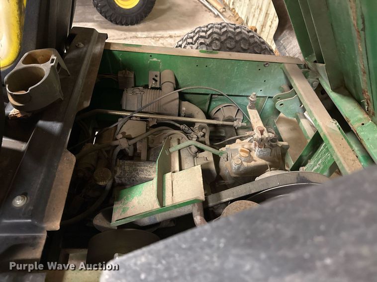 image for item EG7995 2002 John Deere Gator 4X2 utility vehicle