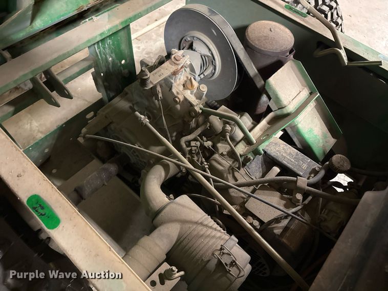 image for item EG7995 2002 John Deere Gator 4X2 utility vehicle