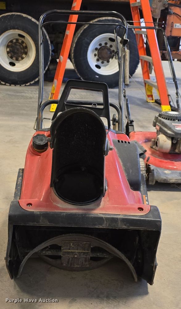 image for item EH8531 Lawn and garden equipment