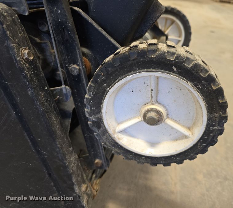 image for item EH8531 Lawn and garden equipment