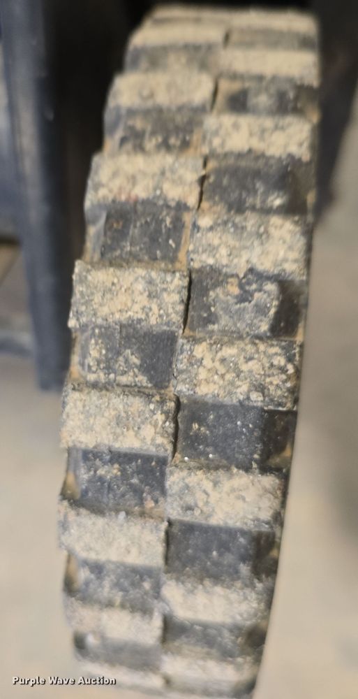 image for item EH8531 Lawn and garden equipment