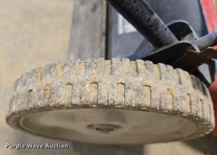 image for item EH8531 Lawn and garden equipment