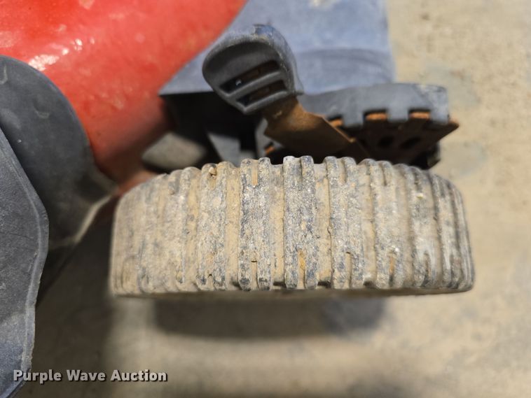 image for item EH8531 Lawn and garden equipment