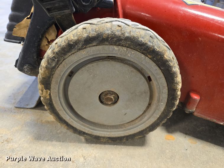 image for item EH8531 Lawn and garden equipment