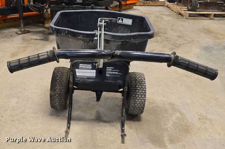 image for item EH8533 Lawn and garden equipment