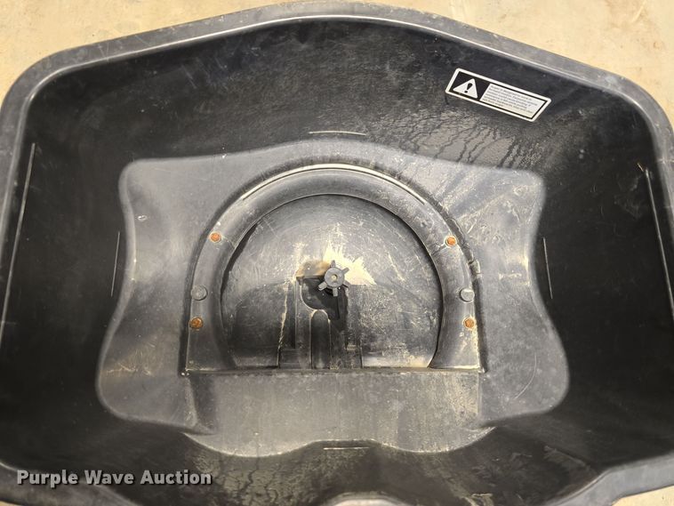 image for item EH8533 Lawn and garden equipment