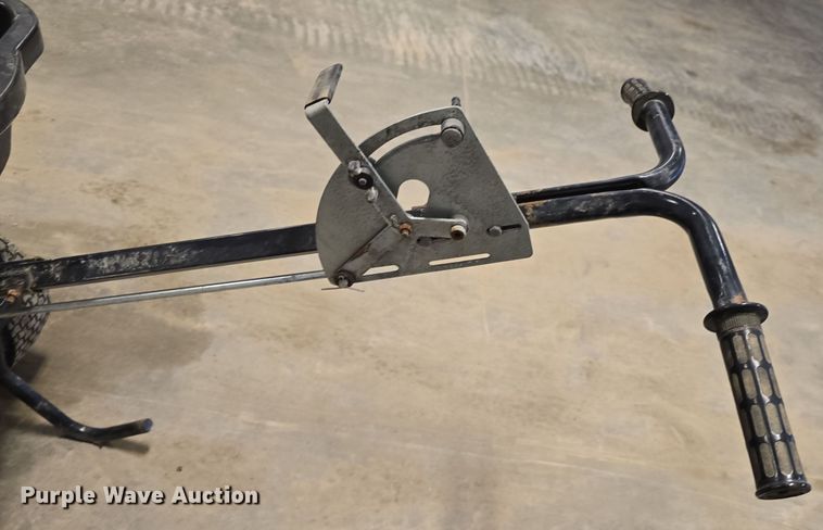 image for item EH8533 Lawn and garden equipment