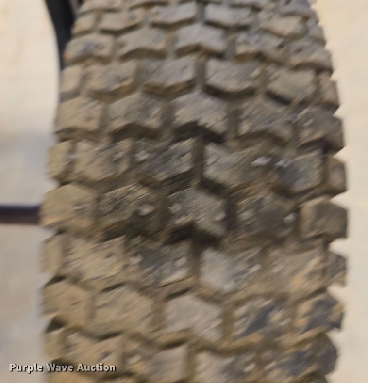 image for item EH8533 Lawn and garden equipment