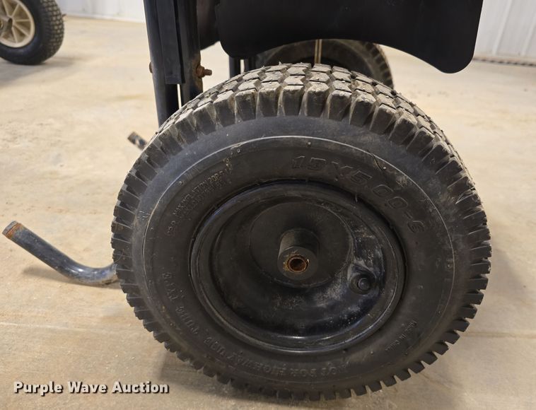 image for item EH8533 Lawn and garden equipment