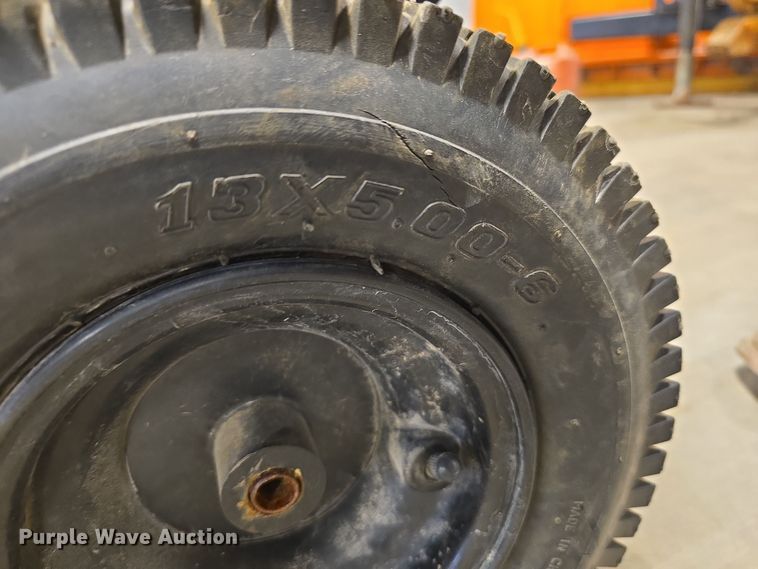 image for item EH8533 Lawn and garden equipment