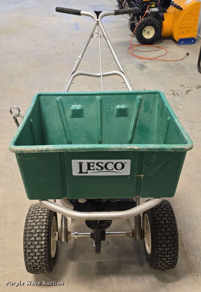 image for item EH8533 Lawn and garden equipment