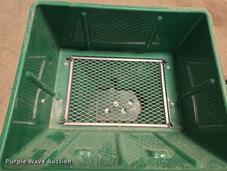 image for item EH8533 Lawn and garden equipment