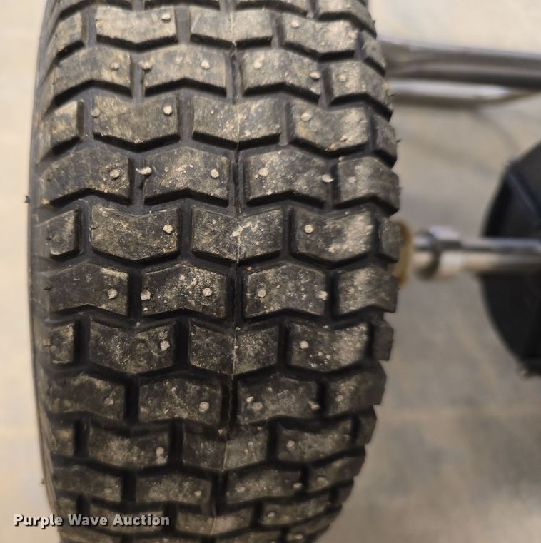 image for item EH8533 Lawn and garden equipment