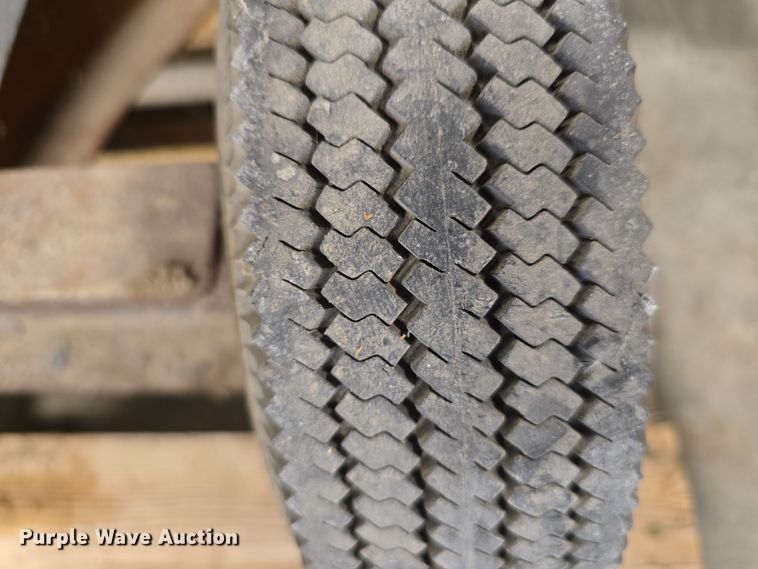 image for item EH8534 Gray TNT550 air lift