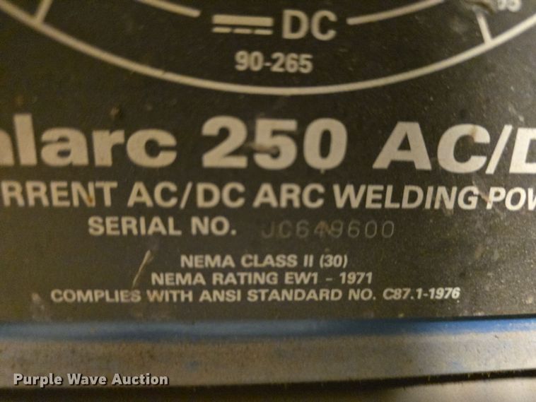 image for item EH8535 1982 Miller Dialarc 250 welder