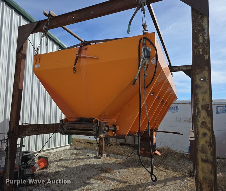 image for item EH8538 Monroe MV-168-84-56 spreader