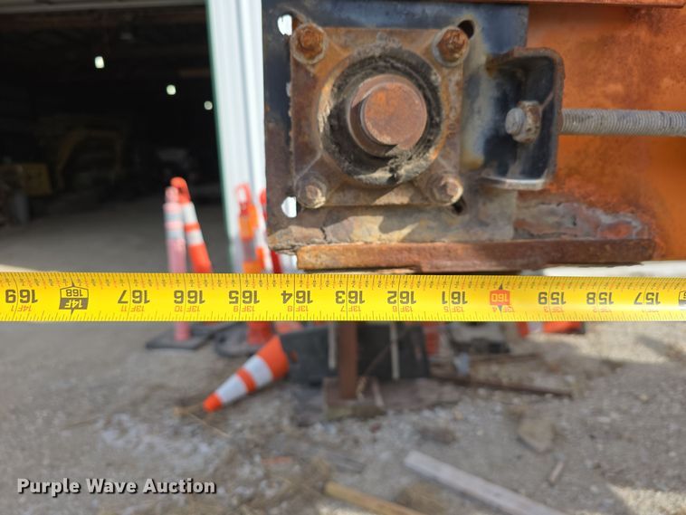 image for item EH8538 Monroe MV-168-84-56 spreader