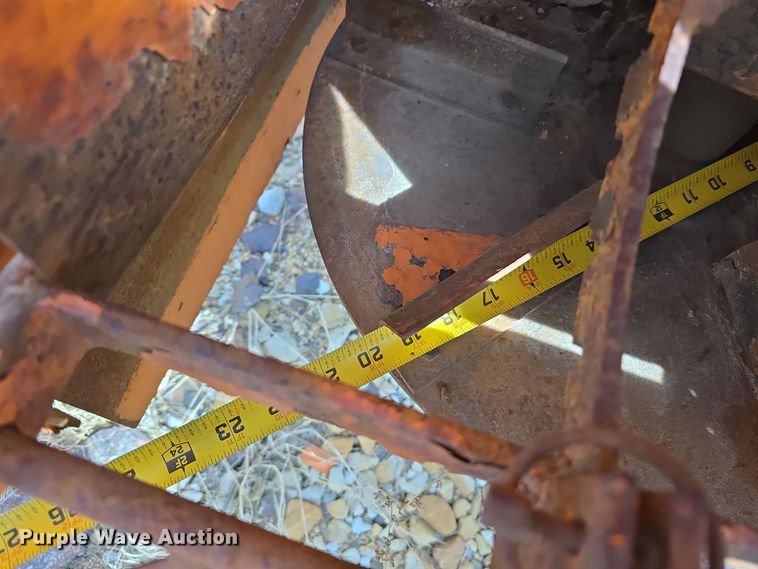 image for item EH8538 Monroe MV-168-84-56 spreader