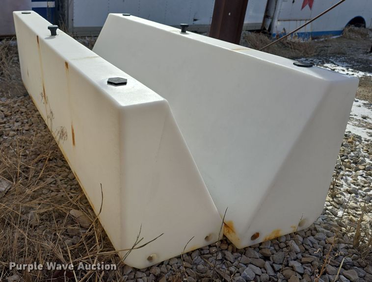 image for item EH8539 (2) poly tanks